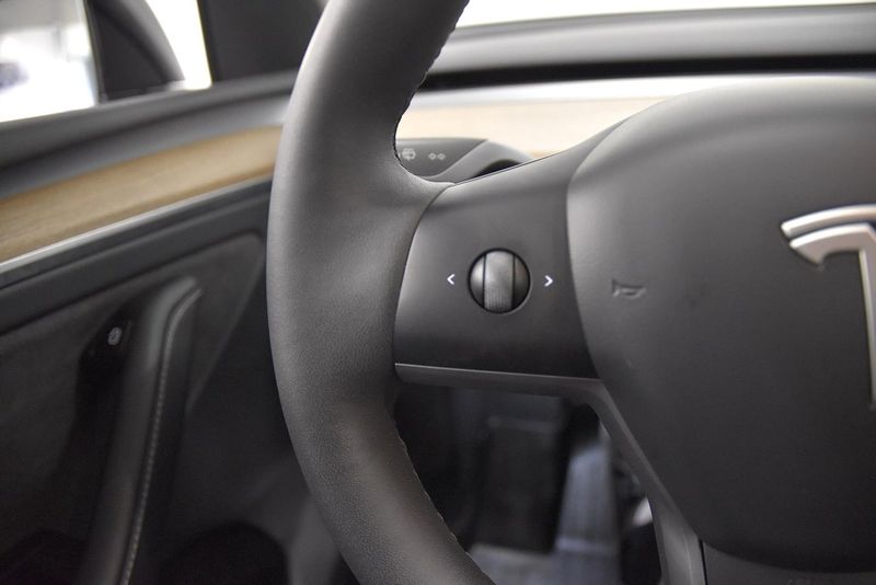 Tesla Model Y bild 10