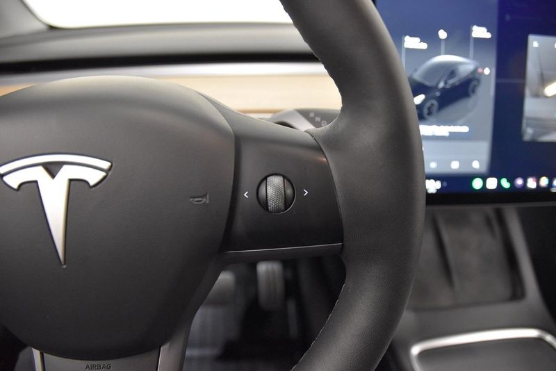 Tesla Model Y bild 11