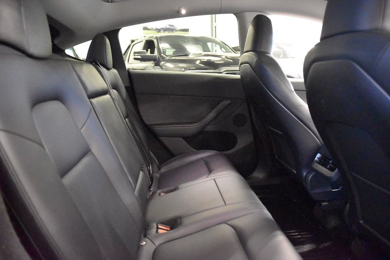 Tesla Model Y bild 15