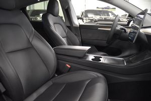 Tesla Model Y bild 13
