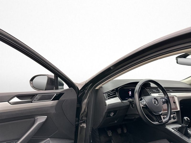 Volkswagen Passat bild 11