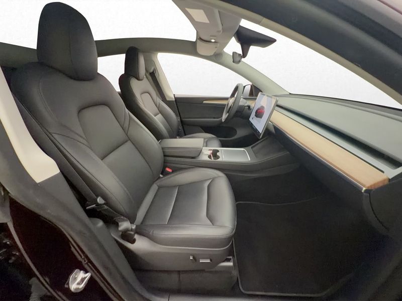Tesla Model Y bild 16
