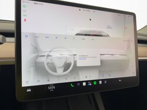 Tesla Model Y bild 27