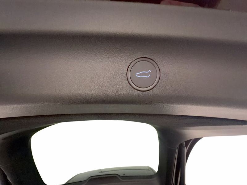Tesla Model Y bild 20