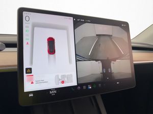 Tesla Model Y bild 24
