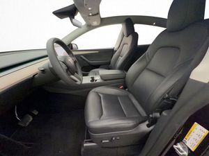 Tesla Model Y bild 13