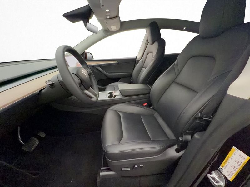 Tesla Model Y bild 13
