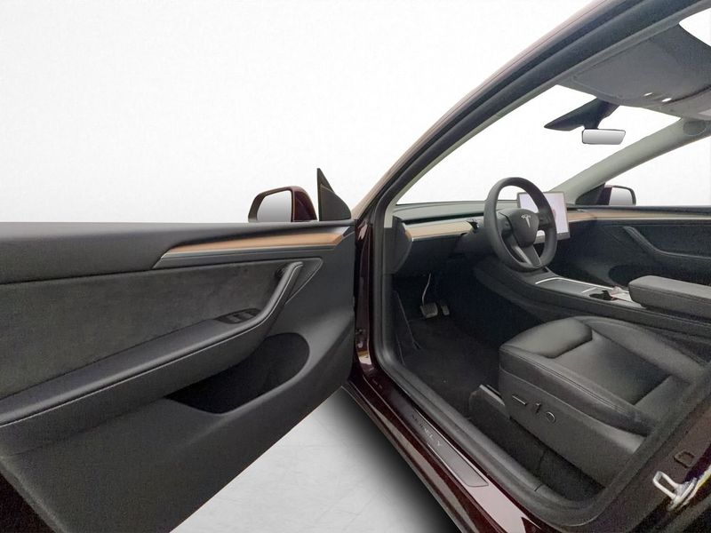 Tesla Model Y bild 12
