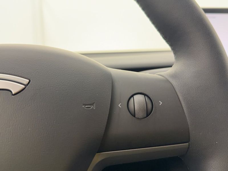 Tesla Model Y bild 31