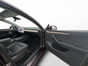 Tesla Model Y bild 17
