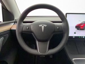 Tesla Model Y bild 23
