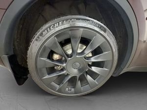 Tesla Model Y bild 11