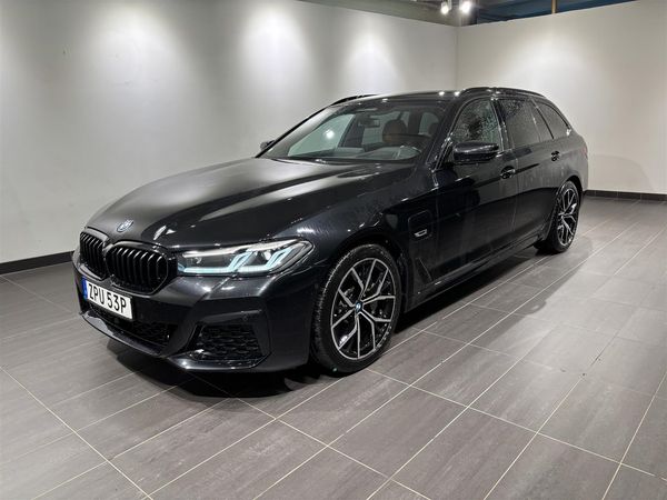 BMW 530 e xDrive Touring M Sport Innovation HiFi Drag HUD PA | Rä - 2023