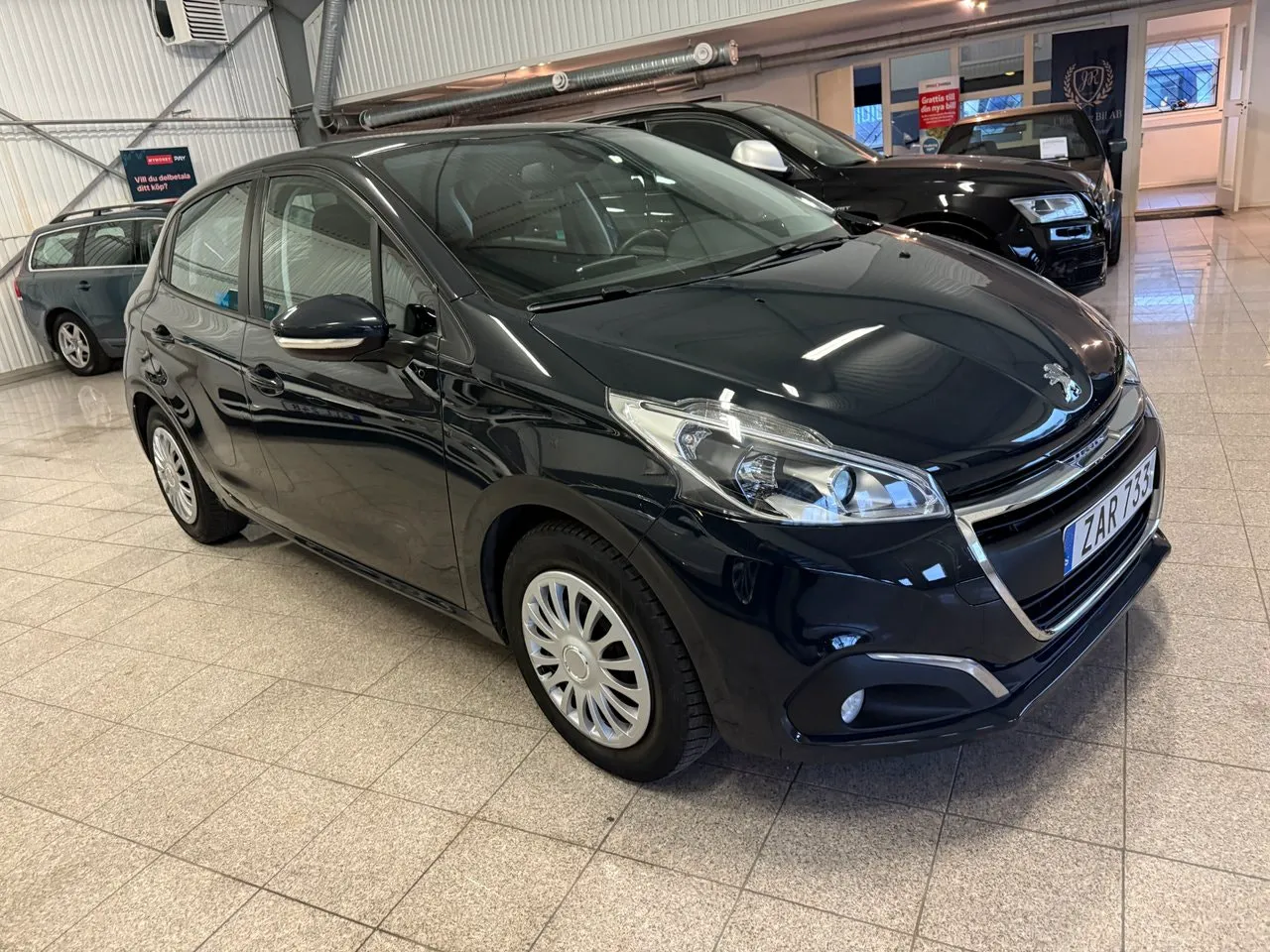 Vehicle image 6
