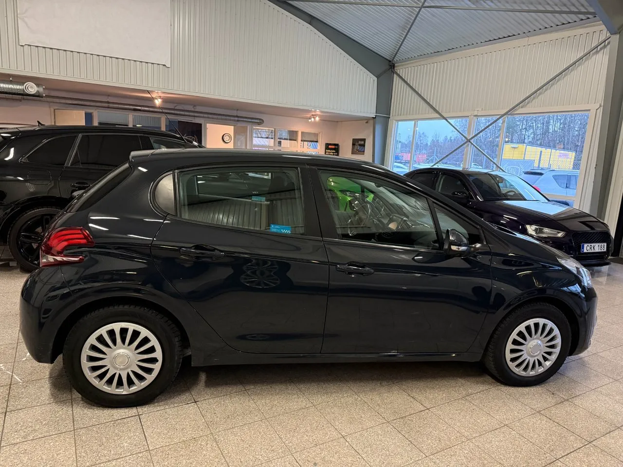 Vehicle image 5