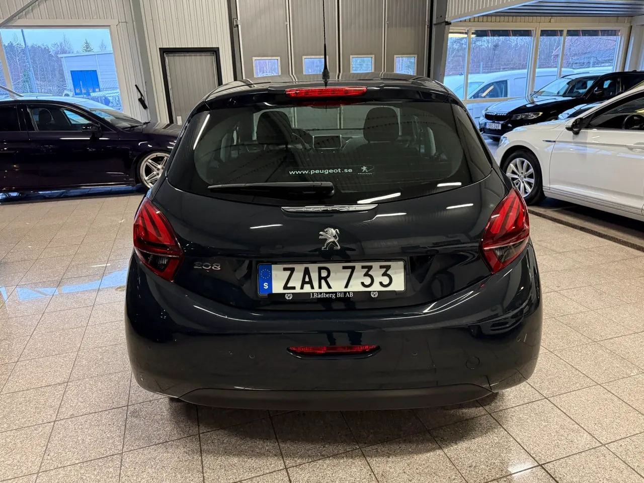 Vehicle image 3