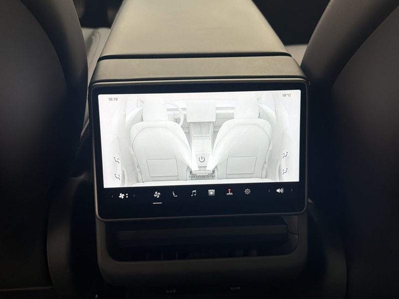 Tesla Model 3 bild 25
