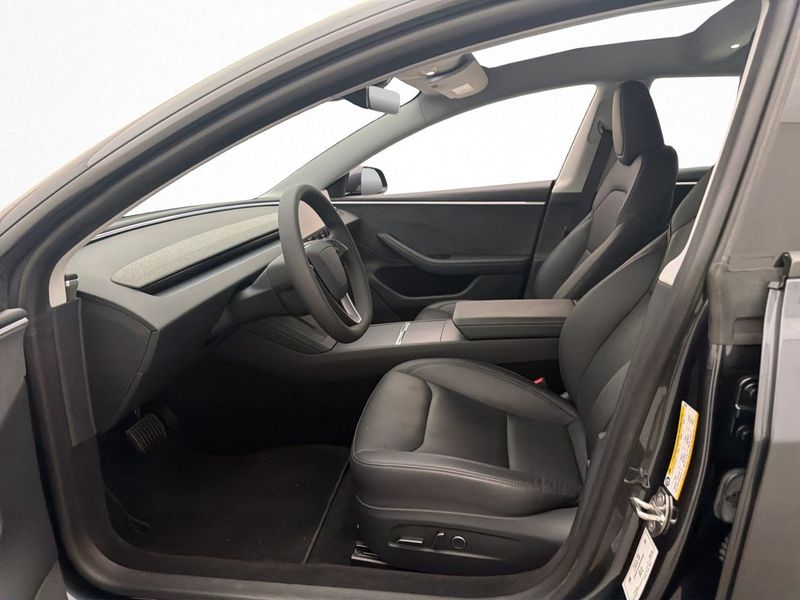 Tesla Model 3 bild 11