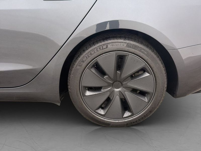 Tesla Model 3 bild 32