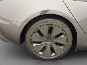 Tesla Model 3 bild 33