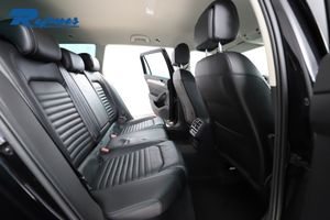 Volkswagen Passat bild 8