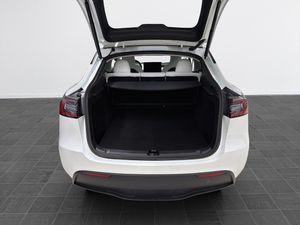 Tesla Model Y bild 16