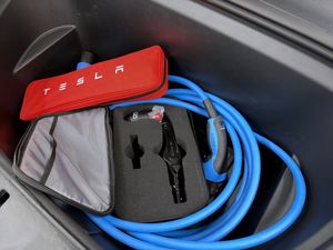 Tesla Model Y bild 18