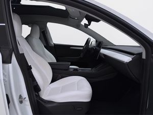 Tesla Model Y bild 15