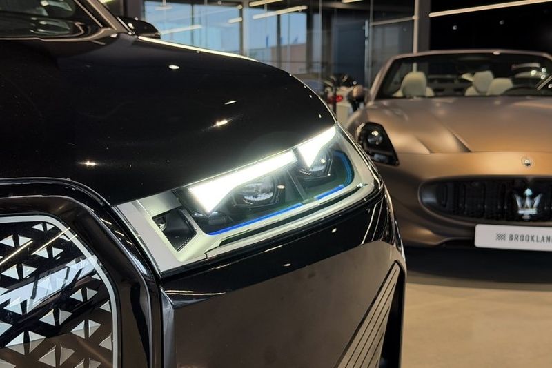 BMW iX bild 7