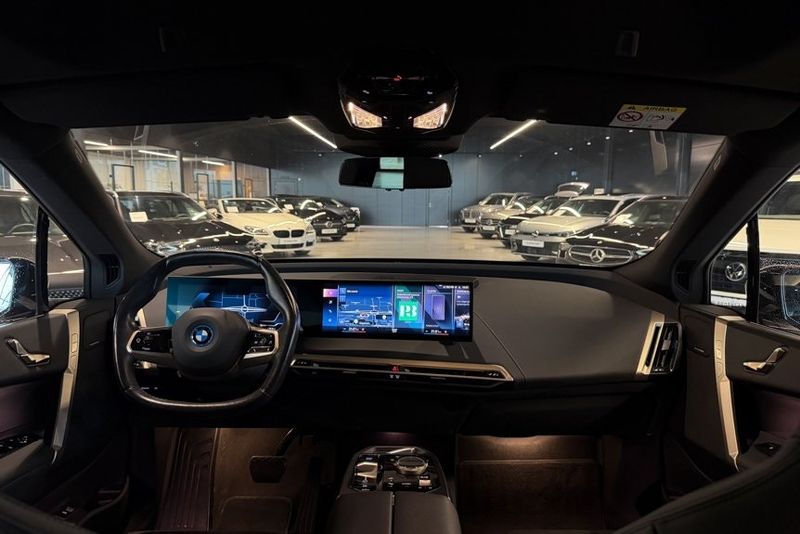 BMW iX bild 12