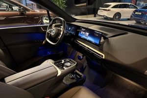 BMW iX bild 8