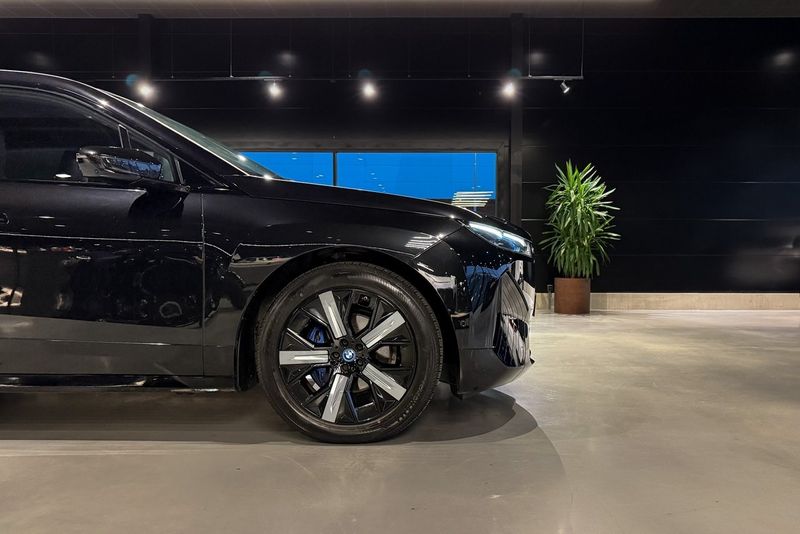 BMW iX bild 3