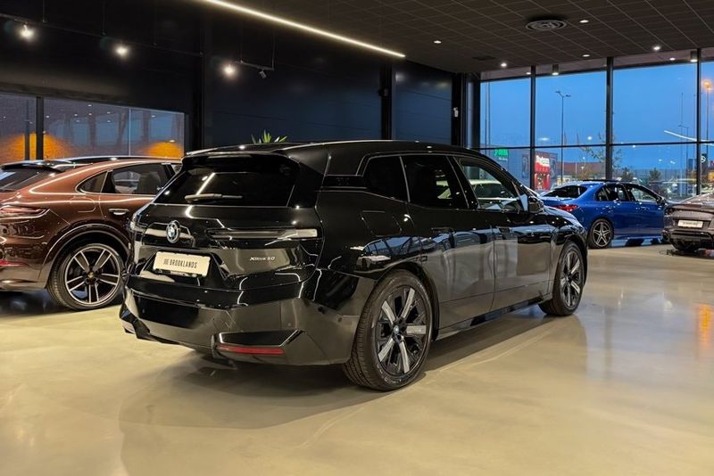 BMW iX bild 2