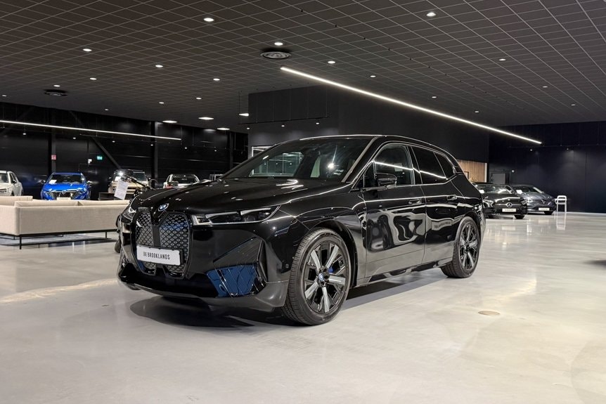 BMW iX