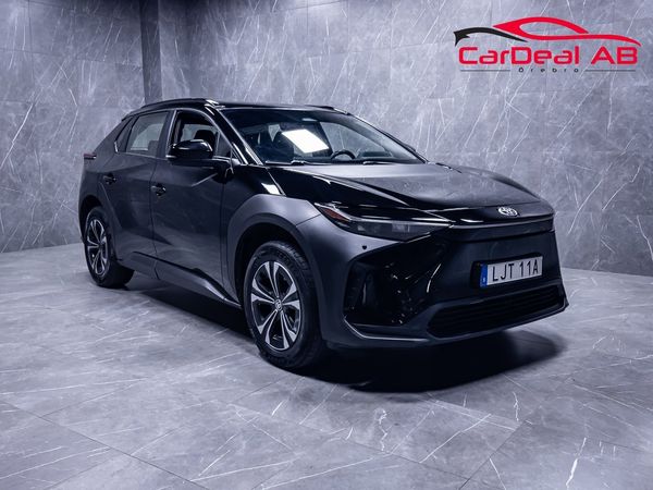 Toyota bZ4X 71.4 kWh 204hk Adaptiv fart. Kamera Navi Rattvärme MOMS - 2023