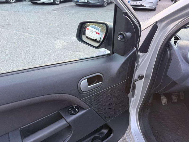 Ford Fiesta bild 18