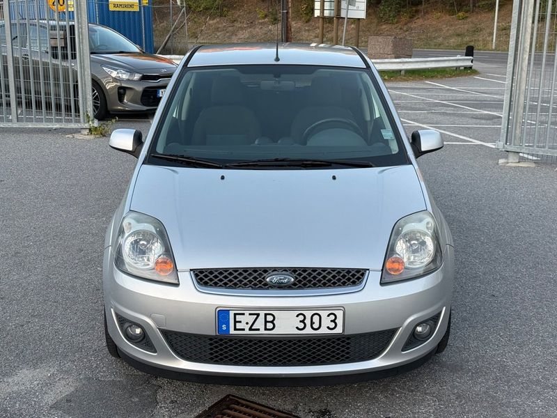 Ford Fiesta bild 8