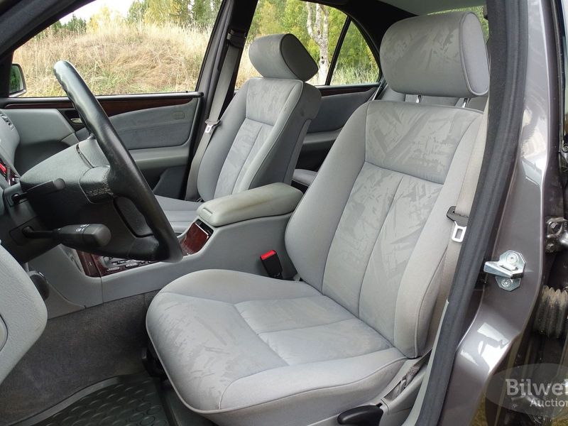 Mercedes E300 bild 42