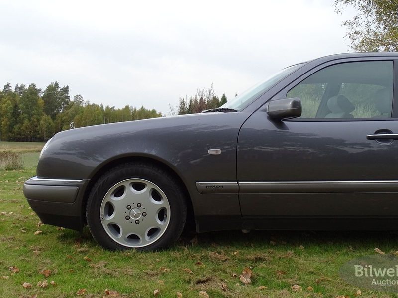 Mercedes E300 bild 17