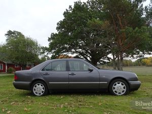 Mercedes E300 bild 3