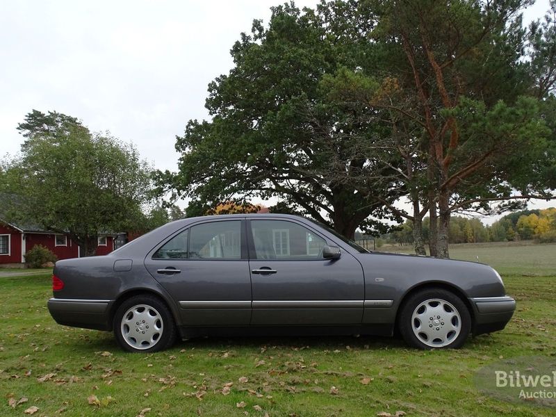 Mercedes E300 bild 3