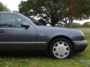 Mercedes E300 bild 2