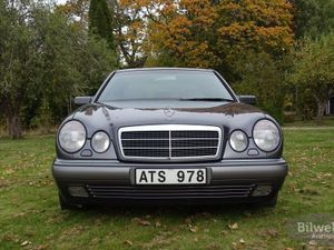 Mercedes E300 bild 9