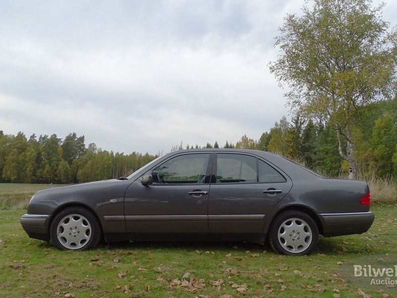 Mercedes E300 bild 15