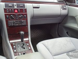 Mercedes E300 bild 66