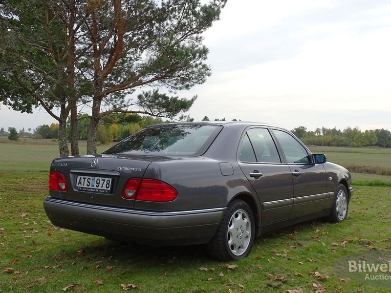 Mercedes E300 bild 30