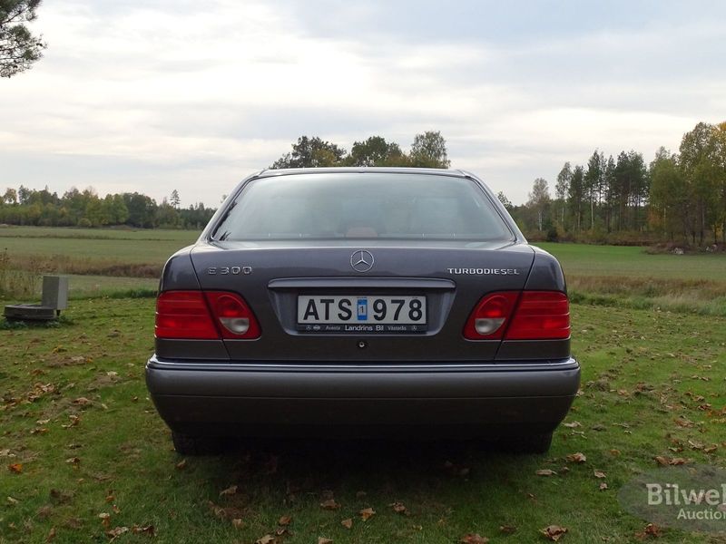 Mercedes E300 bild 23