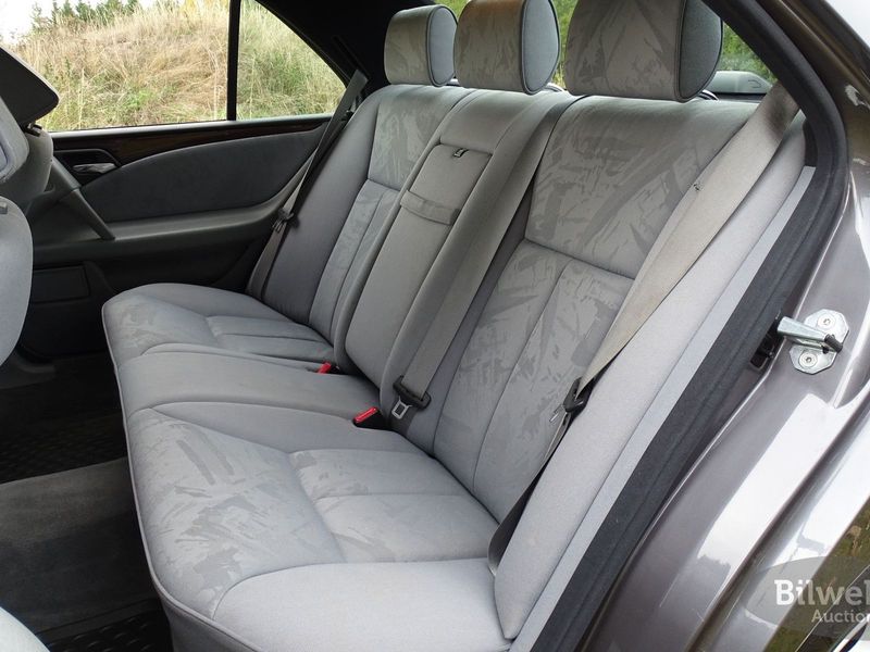Mercedes E300 bild 64