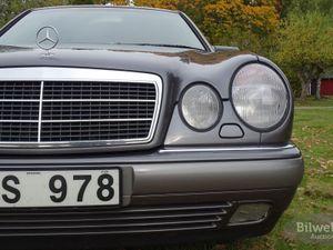 Mercedes E300 bild 10
