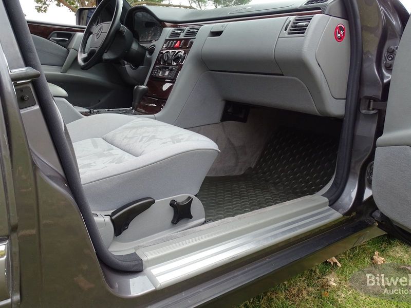 Mercedes E300 bild 48
